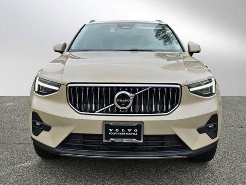 New 2025 Volvo XC40 B5 Plus w/ Climate Package image 2