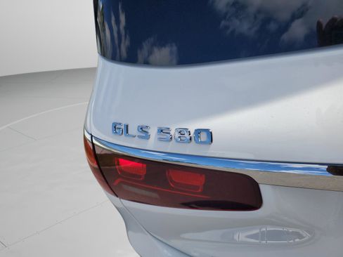 New 2026 Mercedes-Benz GLS 580 4MATIC image 6
