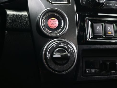 Used 2017 Nissan Titan Platinum Reserve image 22