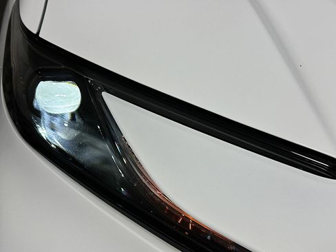 Used 2025 Toyota Camry LE image 9