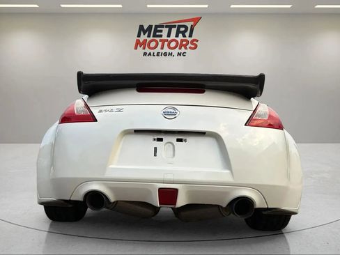 Used 2017 Nissan 370Z Touring image 7