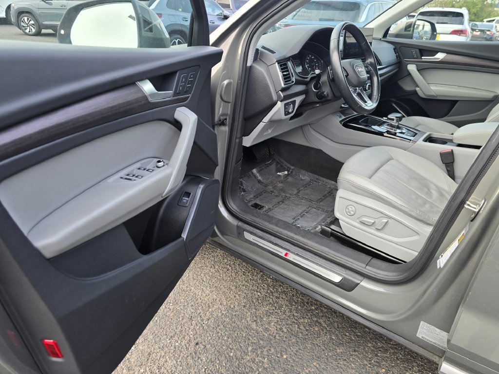 Used 2023 Audi Q5 2.0T Premium AWD/4WD image 21