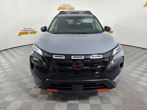 Used 2025 Nissan Rogue SV image 9