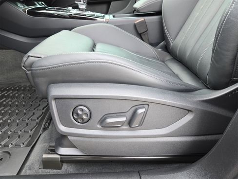 Certified 2024 Audi Q5 e Premium w/ Convenience Package image 17