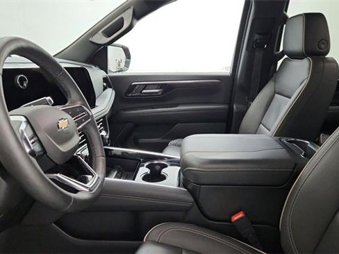 Used 2025 Chevrolet Tahoe Premier image 12