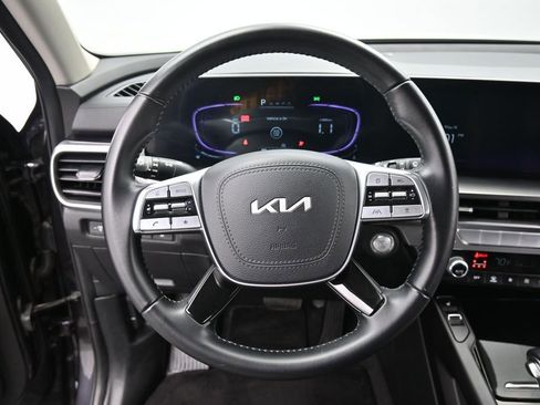 Used 2025 Kia Telluride S AWD/4WD image 13