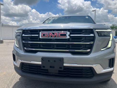 Used 2025 GMC Acadia Elevation FWD image 4