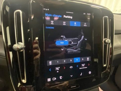 Used 2023 Volvo C40 P8 Recharge Ultimate image 23