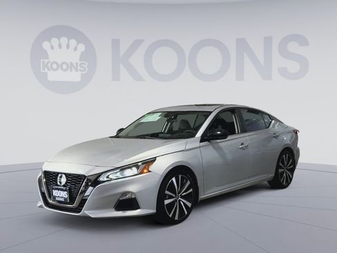 Used 2020 Nissan Altima 2.5 SR w/ Premium Package FWD image 5