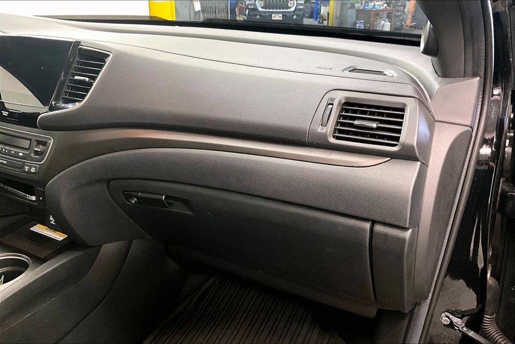 Used 2022 Honda Passport TrailSport image 15