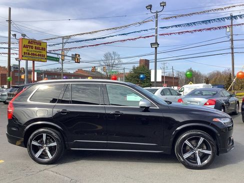 Used 2019 Volvo XC90 T5 R-Design w/ Protection Package Premier AWD/4WD image 8