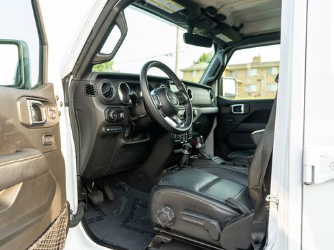 Used 2023 Jeep Wrangler Unlimited Sahara w/ Cold Weather Group AWD/4WD image 14