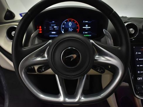 Used 2020 McLaren GT image 10