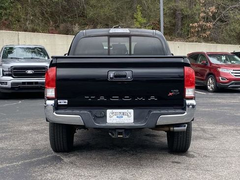 Used 2017 Toyota Tacoma SR5 w/ Tow Package image 5