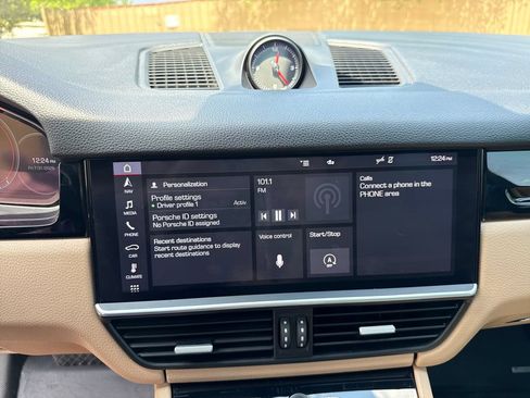 Used 2020 Porsche Cayenne AWD/4WD image 19