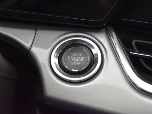 Used 2025 Chevrolet Trax LT w/ LT Convenience Package FWD image 29