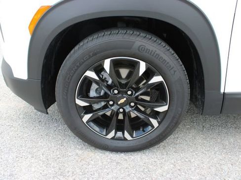 Used 2023 Chevrolet TrailBlazer LT FWD image 10