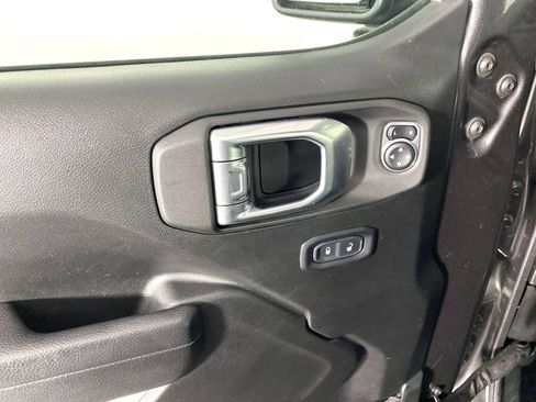 Used 2022 Jeep Wrangler Unlimited Sport AWD/4WD image 13