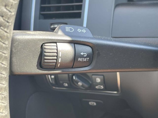 Used 2017 Volvo XC60 T5 Inscription w/ Preferred Option Package AWD/4WD image 24