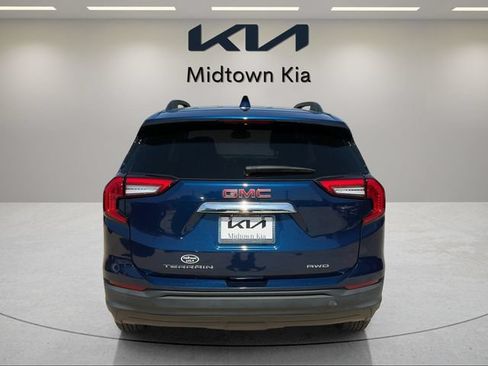 Used 2022 GMC Terrain SLE w/ Driver Convenience Package AWD/4WD image 4
