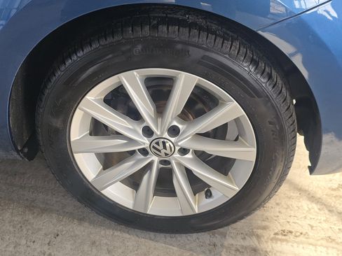 Used 2019 Volkswagen Beetle 2.0T SE image 9