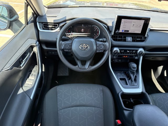 Used 2024 Toyota RAV4 XLE FWD image 21