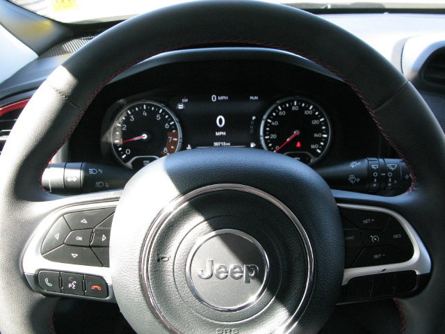Used 2023 Jeep Renegade Trailhawk AWD/4WD image 14