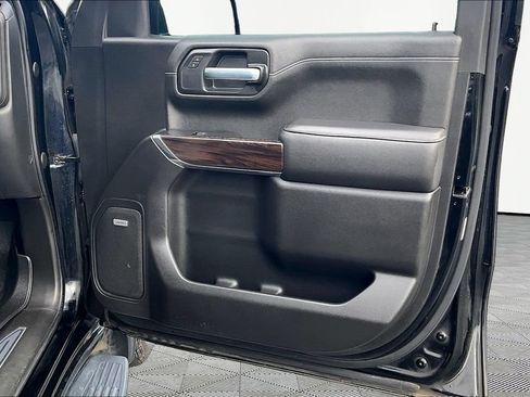 Used 2021 GMC Sierra 1500 SLT w/ SLT Premium Plus Package AWD/4WD image 32