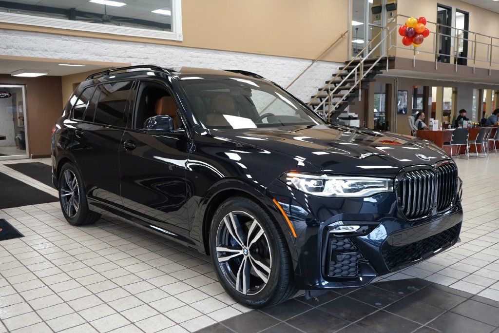 Used 2022 BMW X7 xDrive40i w/ M Sport Package AWD/4WD image 22