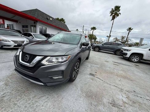 Used 2018 Nissan Rogue SL w/ Premium Package FWD image 12