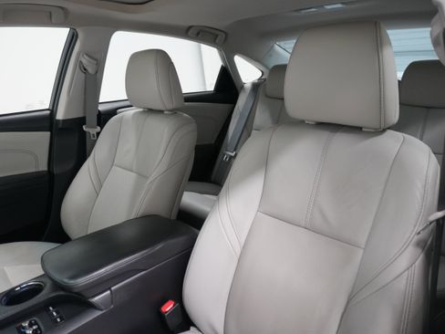 Used 2016 Toyota Avalon Limited image 10