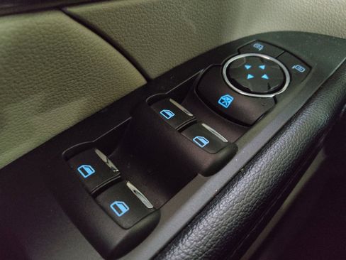 Used 2019 Ford Explorer XLT FWD image 27