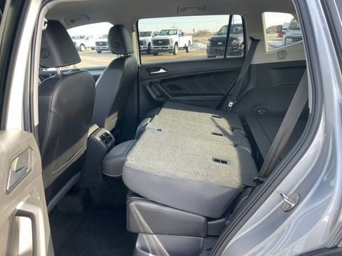 Used 2024 Volkswagen Tiguan SE image 49