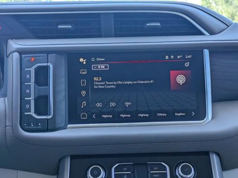 Used 2022 GMC Yukon XL Denali AWD/4WD image 23