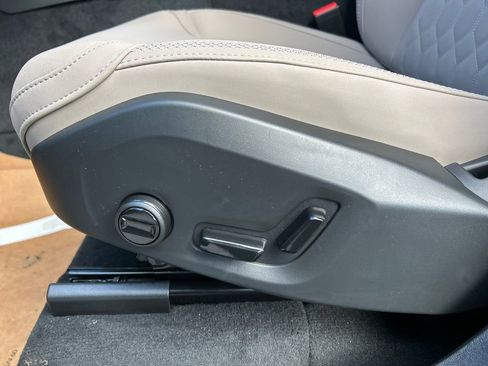 New 2026 Volvo XC90 B6 Core w/ Protection Package image 11