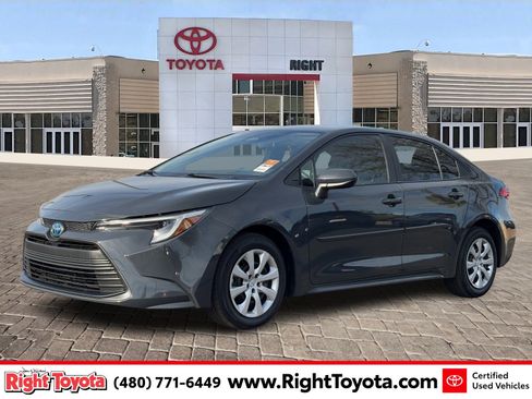 Certified 2023 Toyota Corolla LE image 1