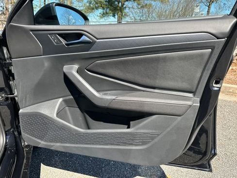 Certified 2024 Volkswagen Jetta SE image 25