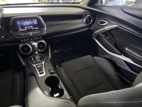 Used 2020 Chevrolet Camaro LT image 14
