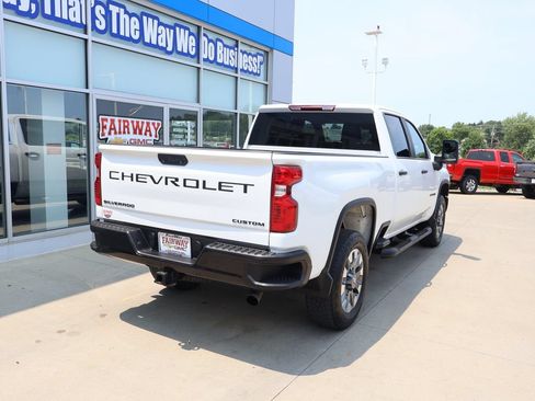 Used 2024 Chevrolet Silverado 2500 Custom w/ Custom Convenience Package AWD/4WD image 3