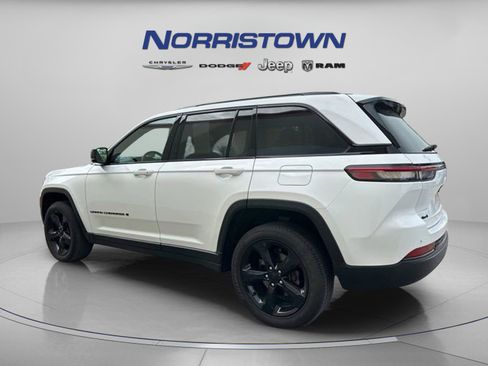 Certified 2023 Jeep Grand Cherokee Altitude AWD/4WD image 4