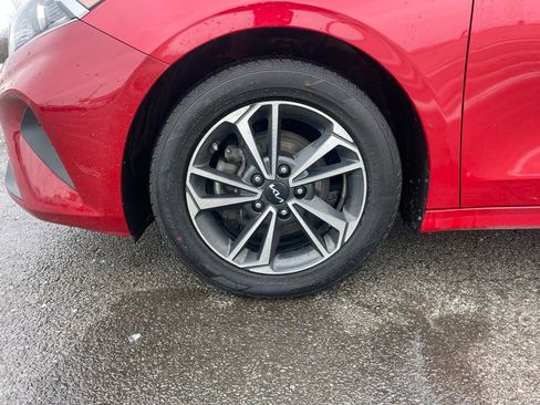 Used 2024 Kia Forte LXS image 9