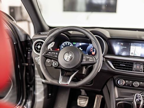 New 2025 Alfa Romeo Stelvio Sprint image 37
