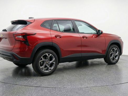 Used 2025 Chevrolet Trax LT image 9