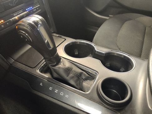 Used 2018 Ford Explorer XLT image 26