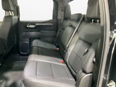 Used 2026 GMC Sierra 1500 SLT AWD/4WD image 15
