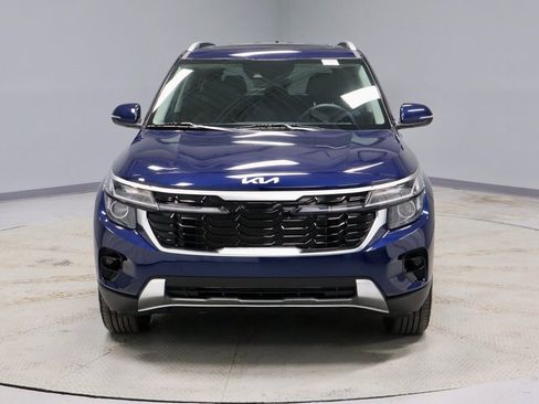 Used 2025 Kia Seltos EX w/ EX Sunroof Package image 9