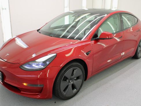 Used 2021 Tesla Model 3 Standard Range Plus RWD image 5