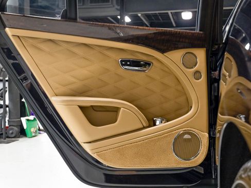 Used 2017 Bentley Mulsanne RWD image 15