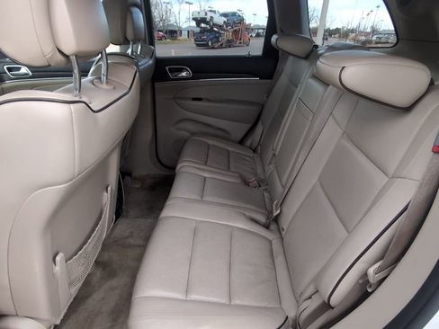 Used 2015 Jeep Grand Cherokee Overland w/ Advanced Technology Group image 29