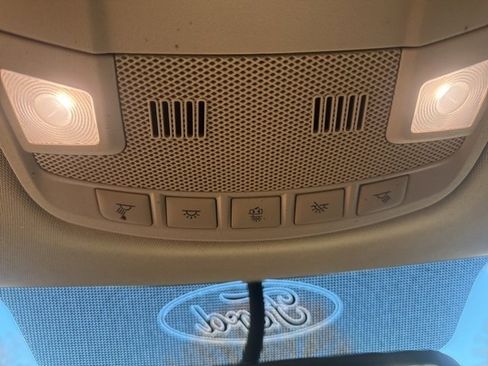 Used 2017 Ford F150 Lariat image 27